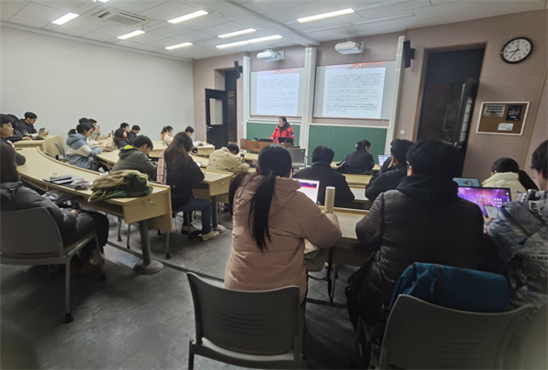 1709729585426448.jpg 图2 虞劲带领理论学习.jpg