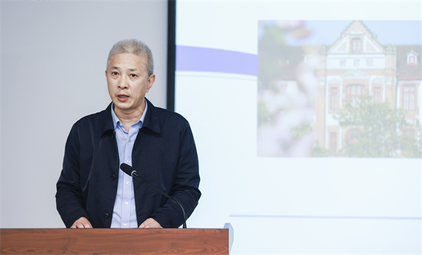 1731158156238649.jpg 图3 徐鹏介绍集团情况.jpg